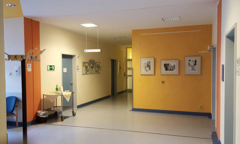 Krankenhaus Wandgestaltung NRW